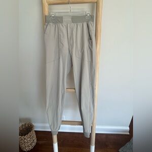 LuluLemon Men's Lightweight performabce Jogger Pants - Beige Size Medium